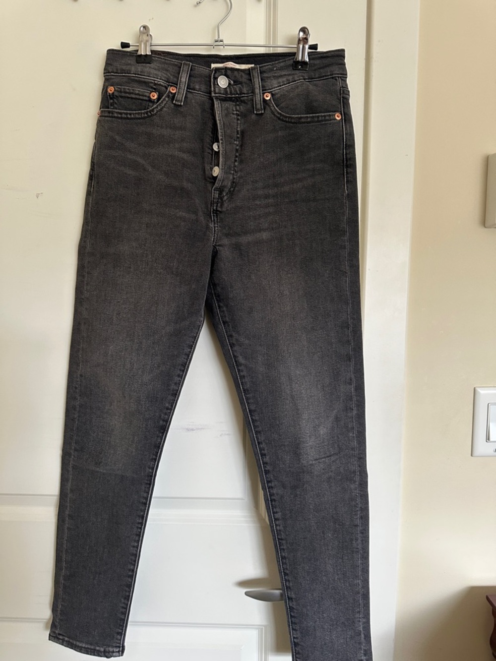 Levi's Women's Skinny Jeans in Black Wash
